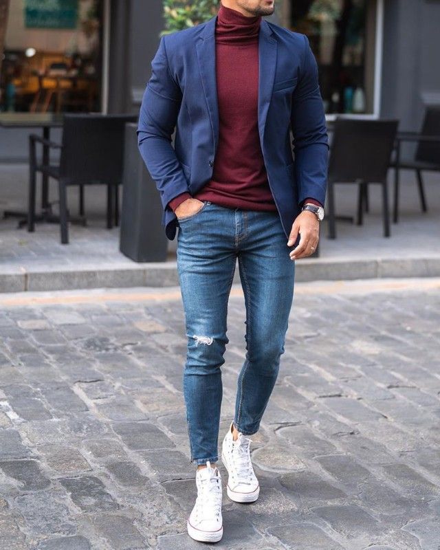 Coat with Turtleneck t-shirt and Jeans 